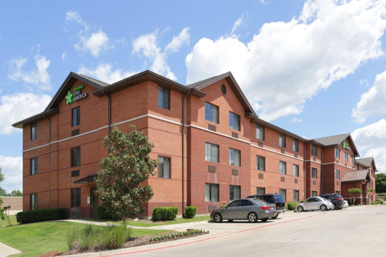 Baymont By Wyndham Bedford-Dallas Hotel Exterior photo